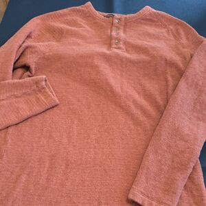 Alpine Design Men's Long Sleeve Henley in Rust Large